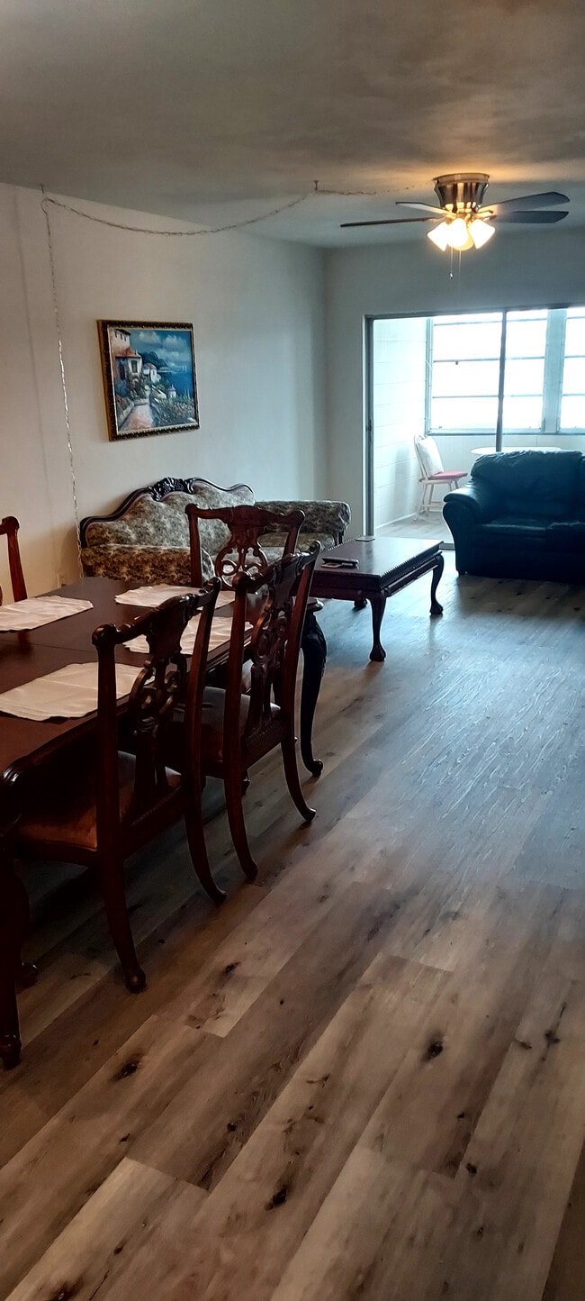 Photo - 6201 2nd St E Unidad 84