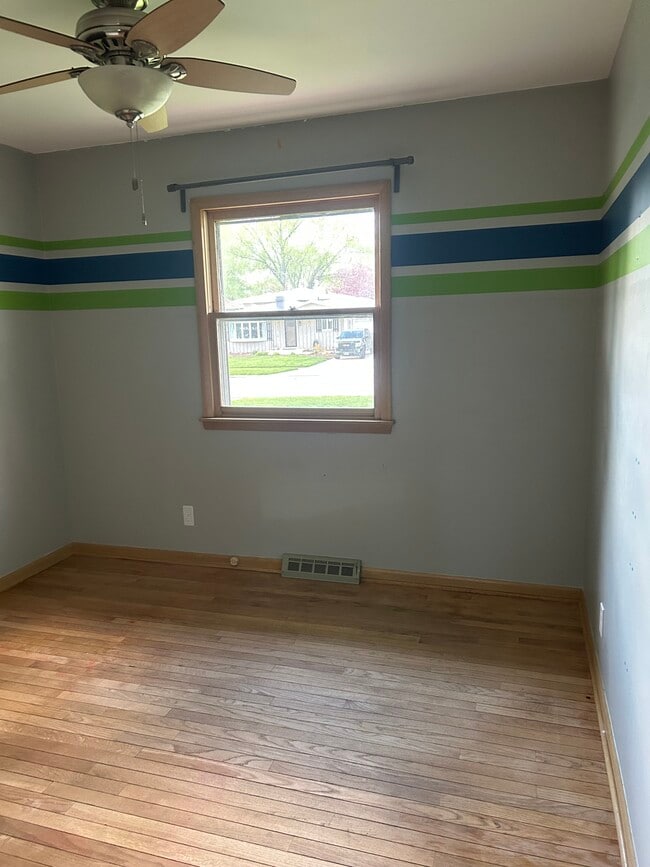 Photo - 2010 Richard St