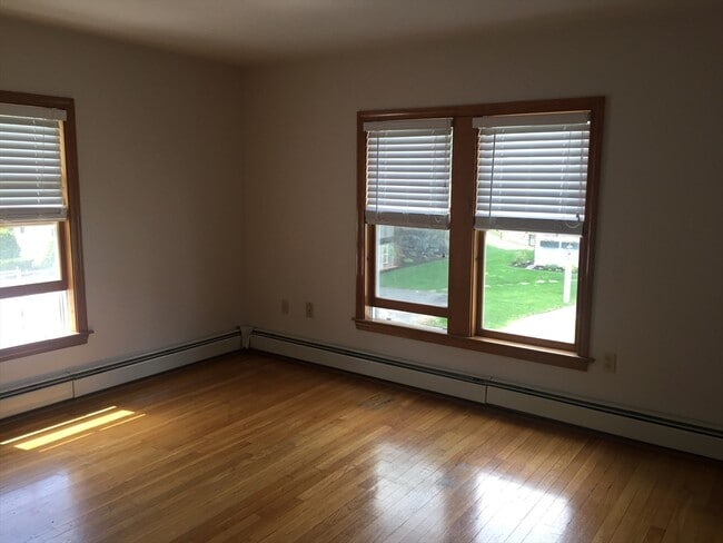Photo - 10 Lillian Rd Unit 2