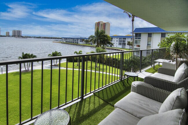 Photo - 3040 Lake Shore Dr Unit 305