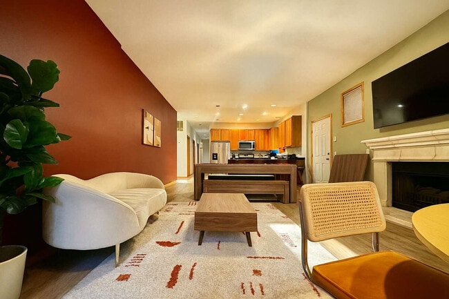 2032 W Pierce Ave Unit SI ID1322529P