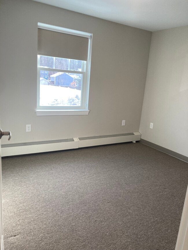 Photo - 95 Village St