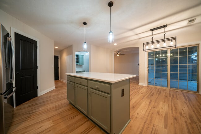 Photo - 3309 Crabapple Ln