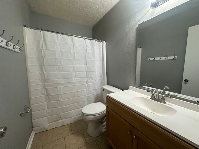 Photo - EASTSIDE PET FRIENDLY duplex in Brewster Estates avail now! Unit B