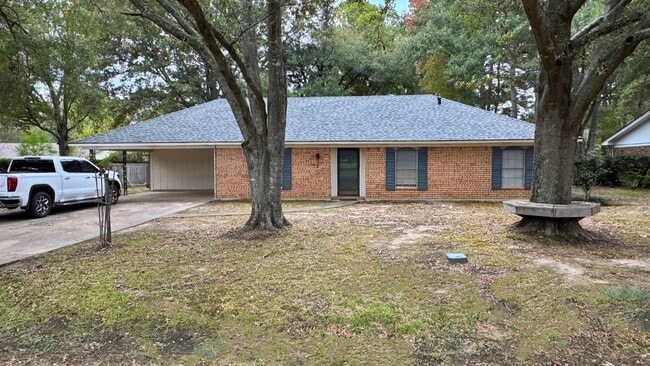 Building Photo - 105 Williamsburg Dr