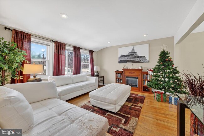 Building Photo - 8103 Turner St