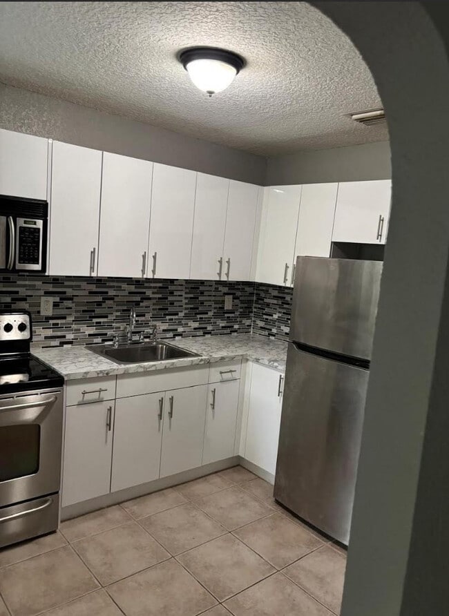 Photo - 407 SE 3rd Ave Unit B