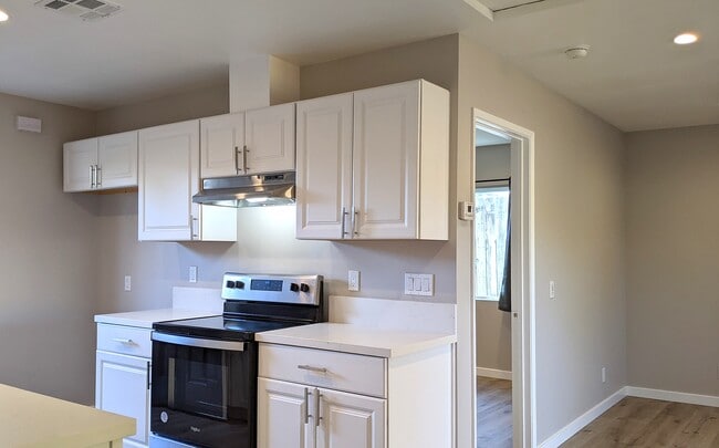 Building Photo - 42405 Iowa st Unit 42405 Iowa #2