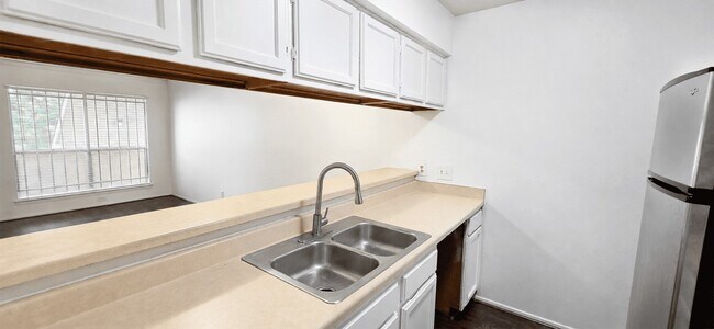 Photo - 7313 Gulf Fwy Unit 907