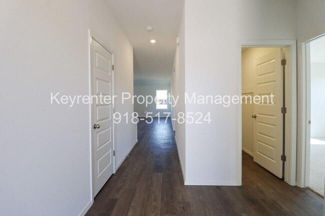 Photo - New Build 3 Bedroom 2 Bath available 6/1 in Robninson Ranch!