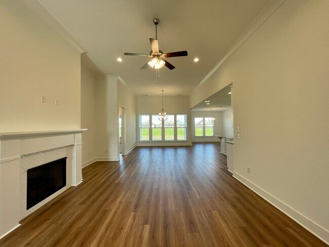 Photo - Stunning 3 bedroom, 2 bath home plus added...