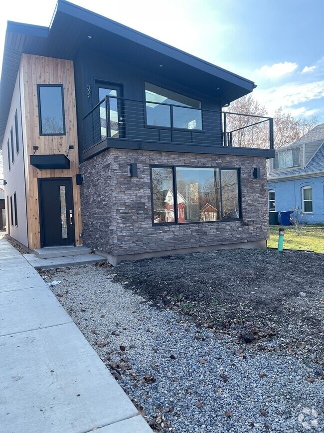 Building Photo - Welcome to this stylish and modern 2-bedro... Rental