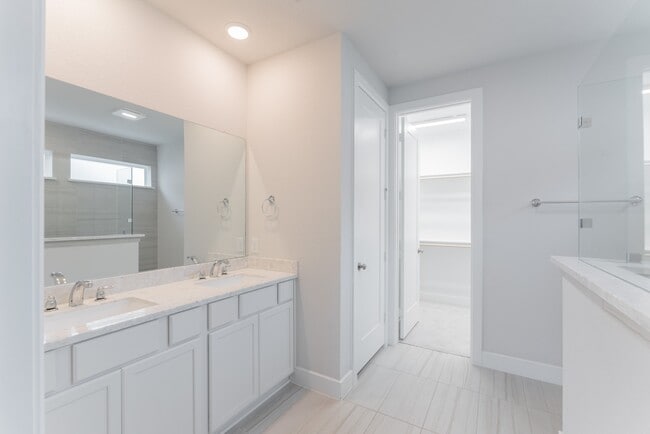 Building Photo - 146 Renodes Garden Ln