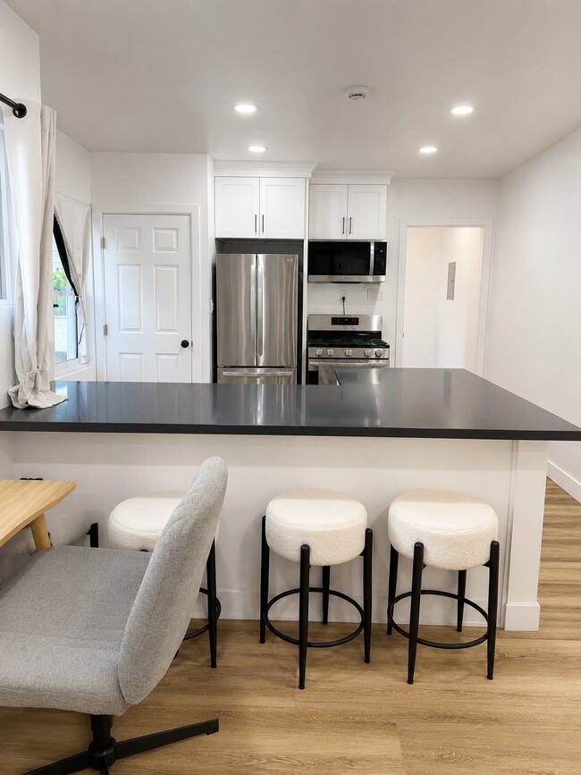 Photo - 518 Rialto Ave Unidad A