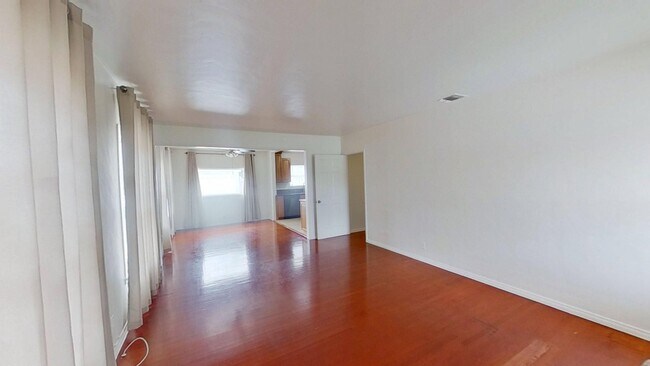 Photo - 329 E Stanford St