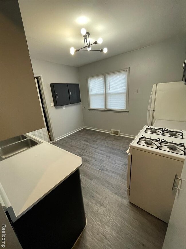 Photo - 11099 Studebaker Ave