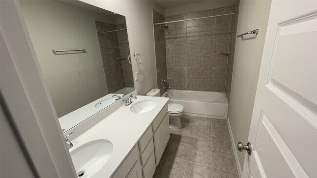 Photo - 5802 Golden Peak Ln