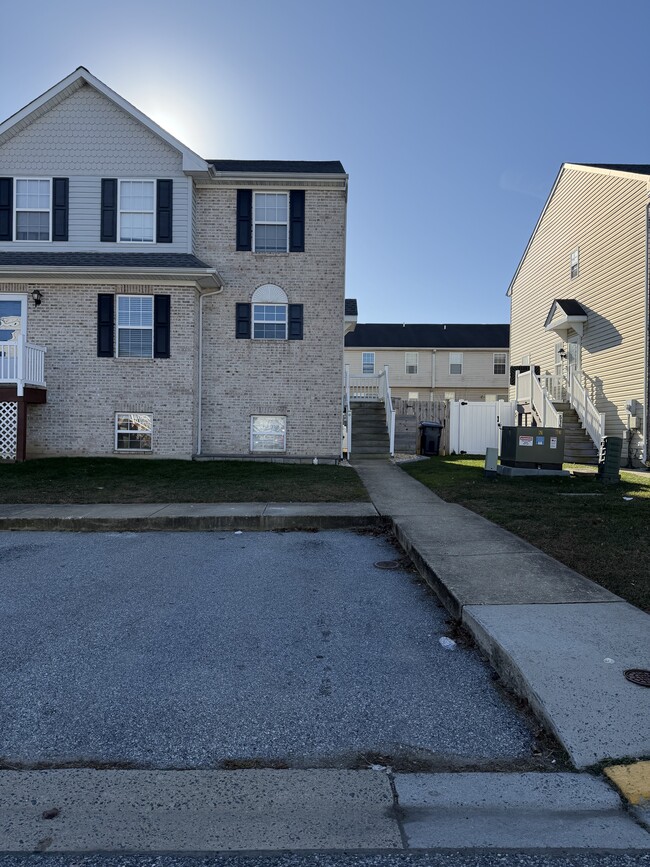 Building Photo - 517 Aidone Dr