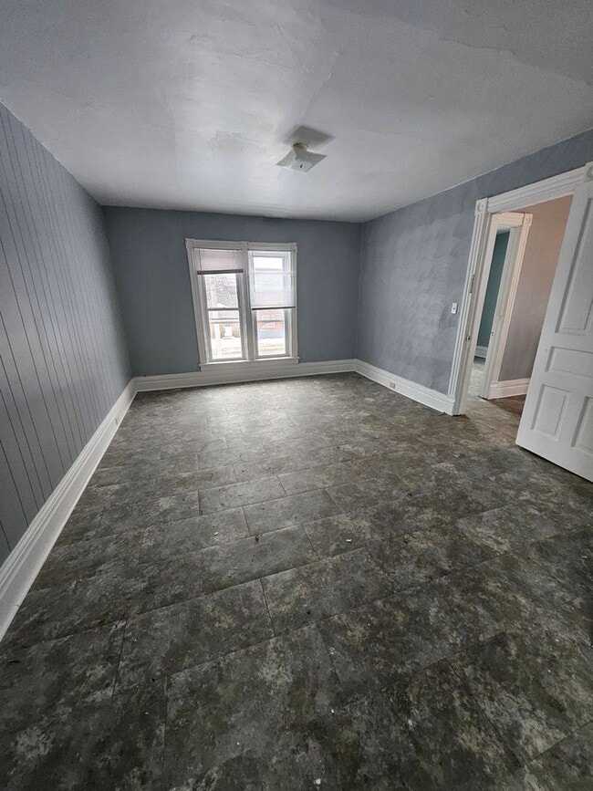 Photo - upper 4-bedroom unit east side