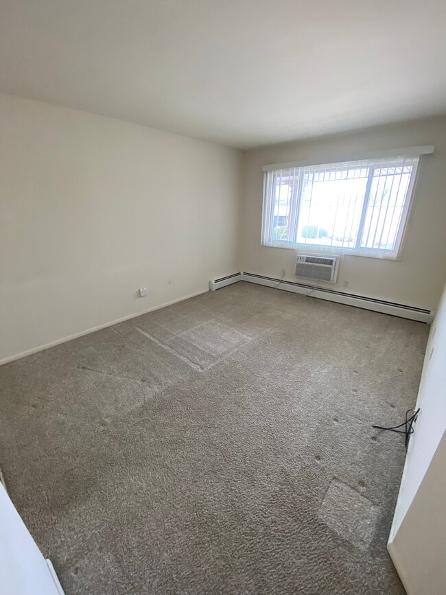 Living Room - River Park Apartments