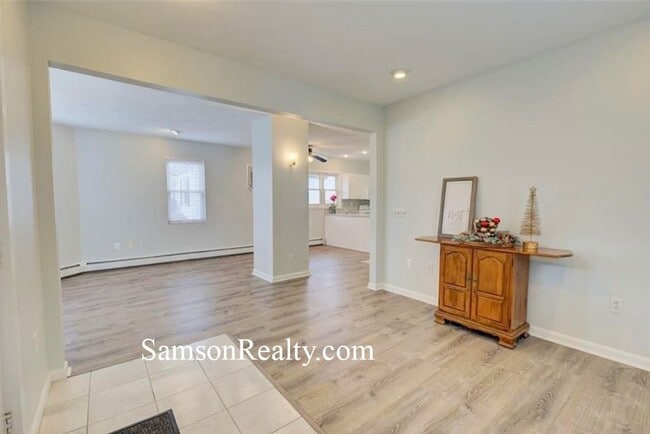 Photo - 78 Clemence St Unit 1st
