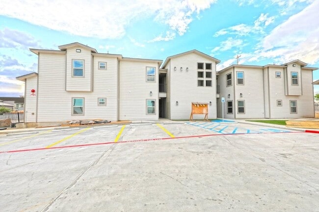 Building Photo - 7126 Rosson Rd Unit 208 Rental