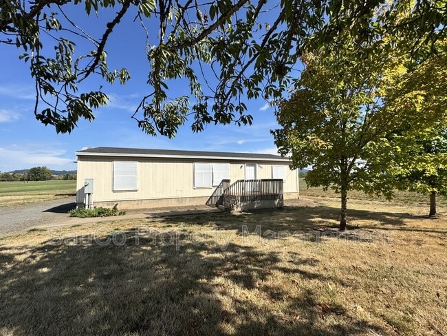 Building Photo - 9500 SW Old Highway 47 Rental