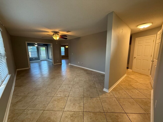 Photo - Gulf Breeze - Grand Ridge - 4 bedroom, 2.5...