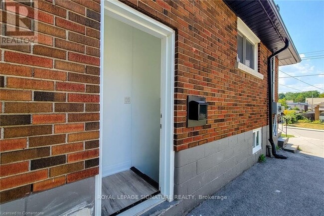 Photo - 265 W 19th St