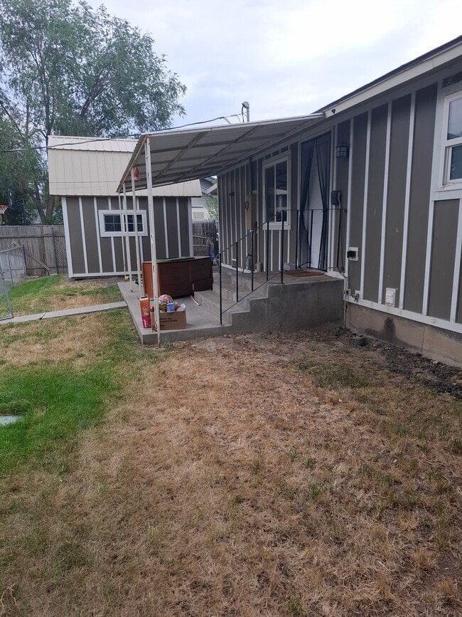 Photo - 1213 5th Ave E