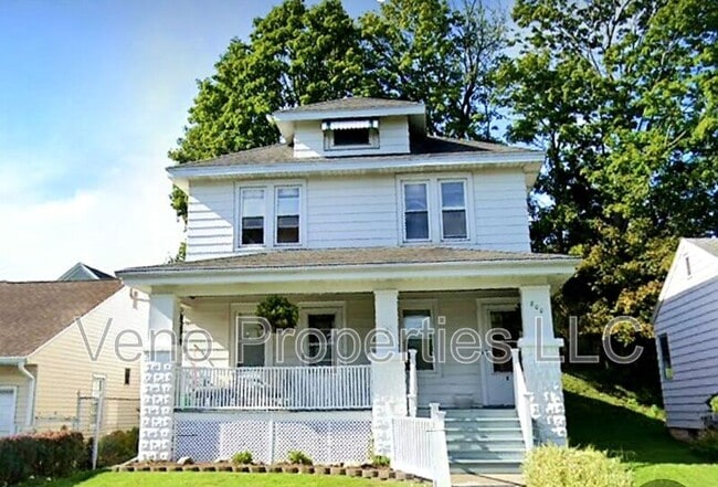 Photo - 800 Chestnut St House