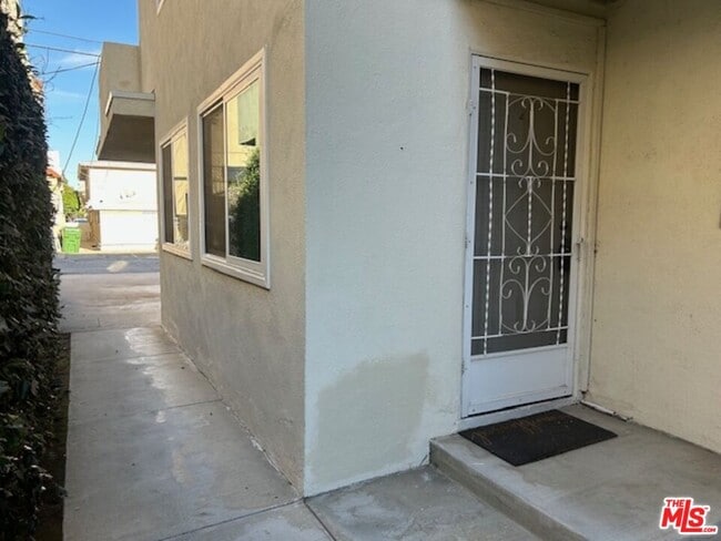 Photo - 1412 Brockton Ave Unit 4