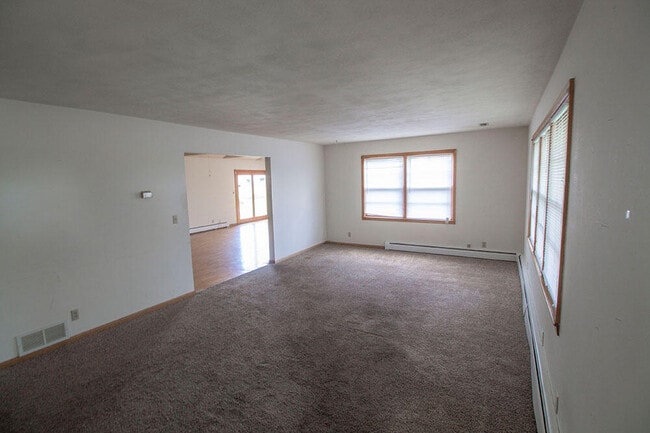 Photo - 1303 E Smiley Ln