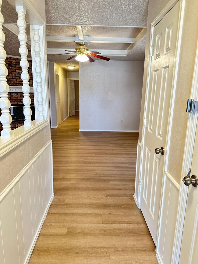 Photo - 6803 Iola Ave