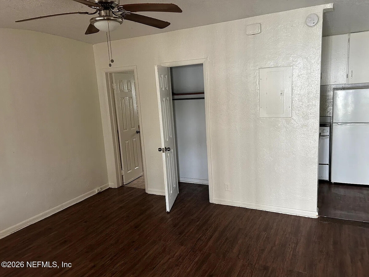 Photo - 1617 W 13th St