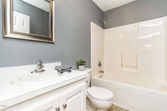 Photo - 526 Mill St