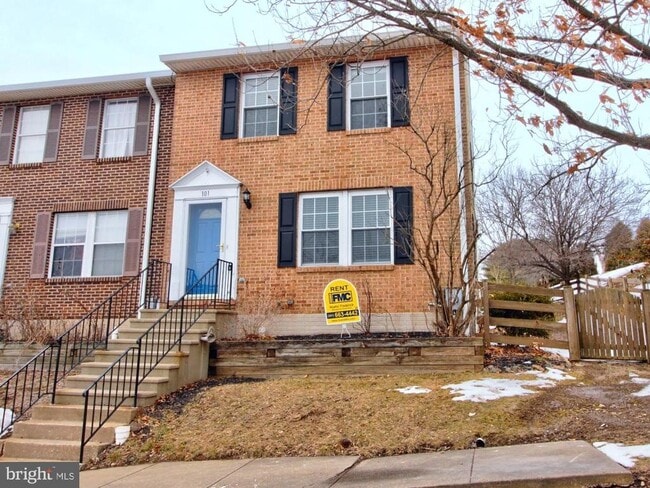 Building Photo - 101 S Oak Cliff Ct Rental