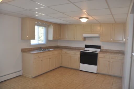 remodled kitchen with new electrict stove - 1620 Princeton Rd Townhome