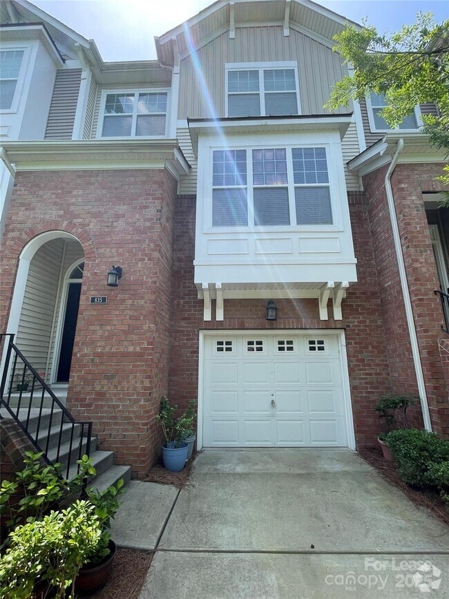 Building Photo - 835 Skybrook Falls Dr Rental