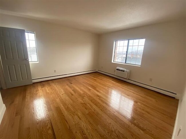 Photo - 454 Broadway Unit 3