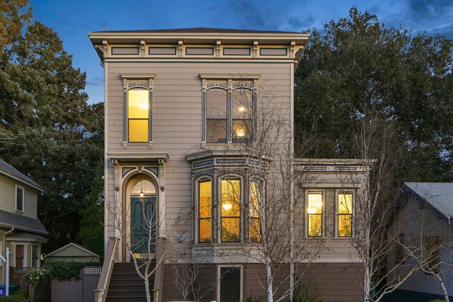 Photo - 1418 Cottage St