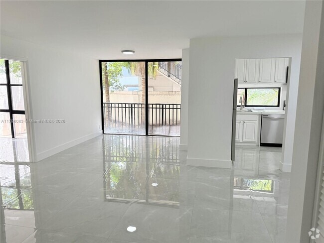 Building Photo - 16909 N Bay Rd Unit 116 Rental