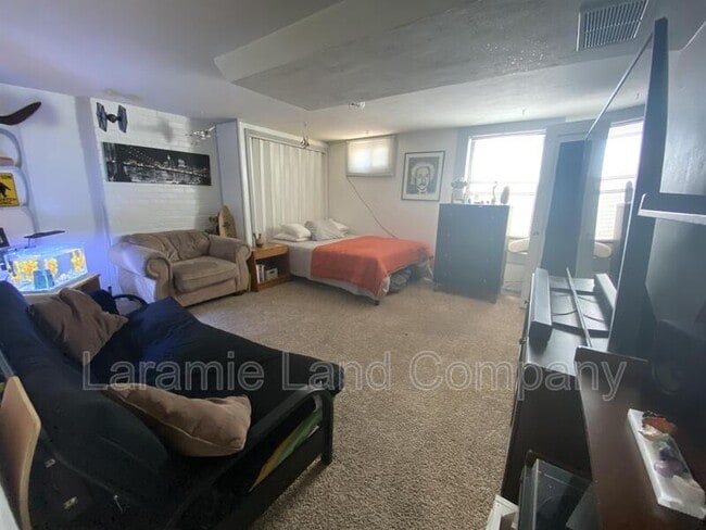 Photo - 658 N 10th St