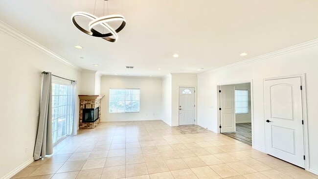 Photo - Great Single Story Home Minutes from Everything in Quiet cul-de-sac Street & Neighborhood Locatio...