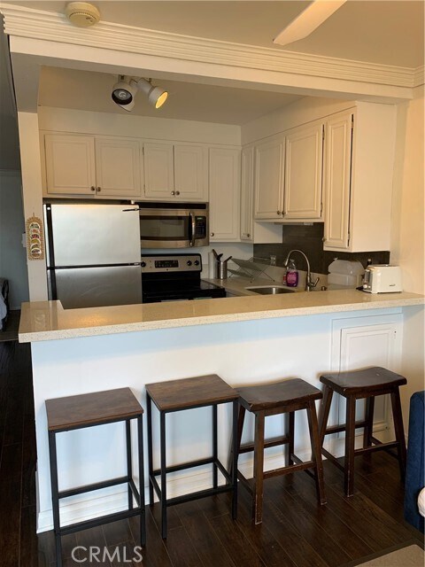 300 Cagney Ln Unit 115
