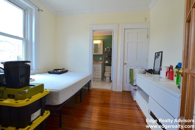 Photo - 11 Orkney Rd Unit 1