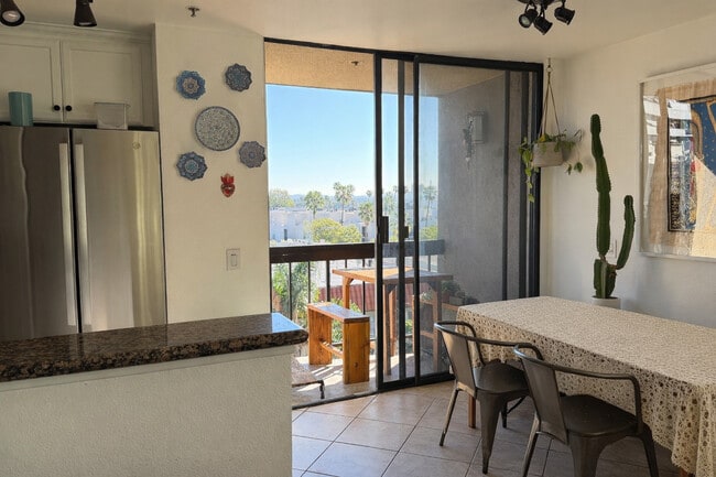 Photo - 7320 Hawthorn Ave Unit 321