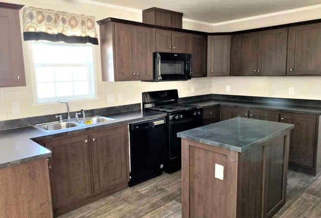 Photo - 16703 Fall River Rd