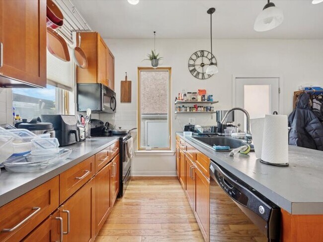 Photo - 928 S 15th St Unit B