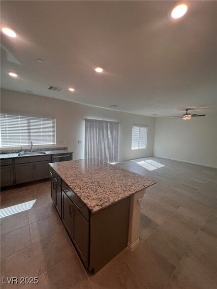 Photo - 9994 Cameron St